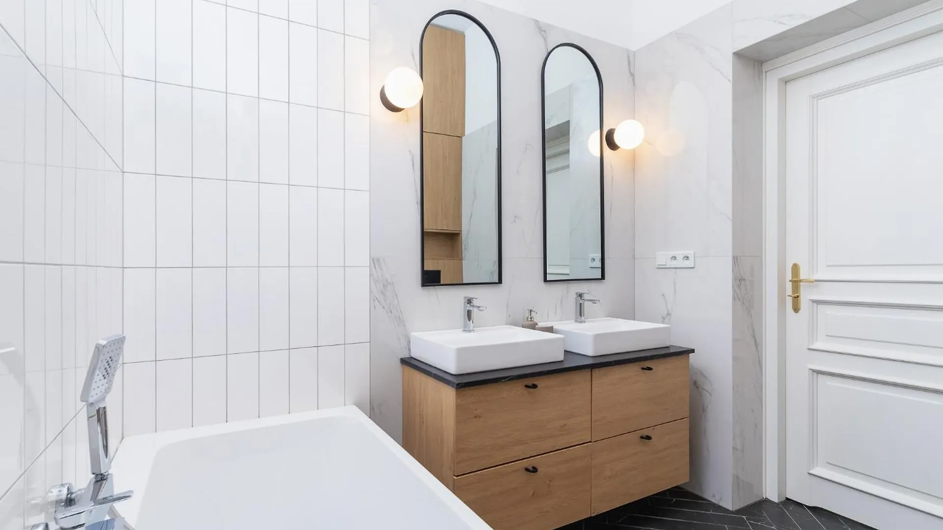 3 Bedroom Apartment - Rejtana 10 Krakow Poland